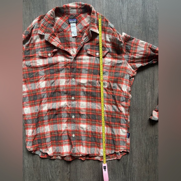 Patagonia Red and Green Plaid Casual Shirt - Picture 4 of 5